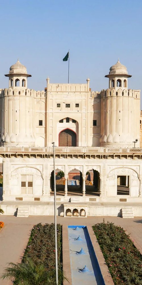 Getting Around Lahore